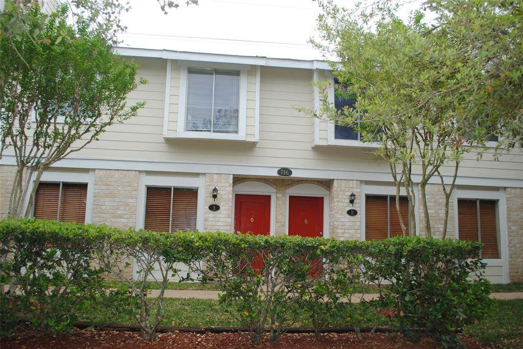 716 Memorial Mews Street - Photo 1