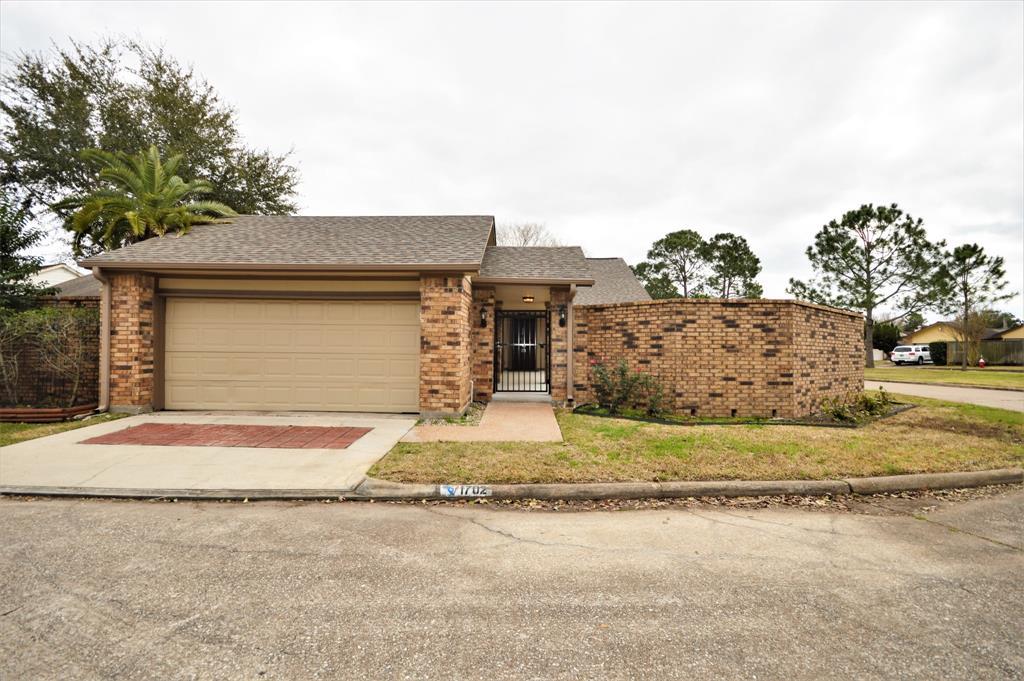 1702 Linfield Way - Photo 1