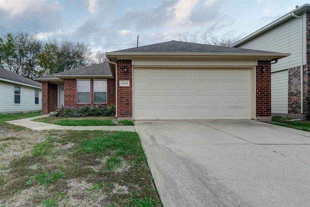 19118 Lakota Drive - Photo 1