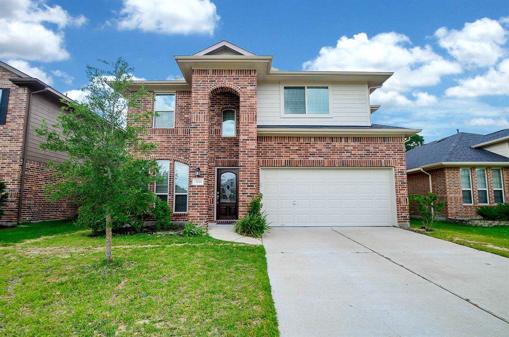 15719 Whisper Woods - Photo 1