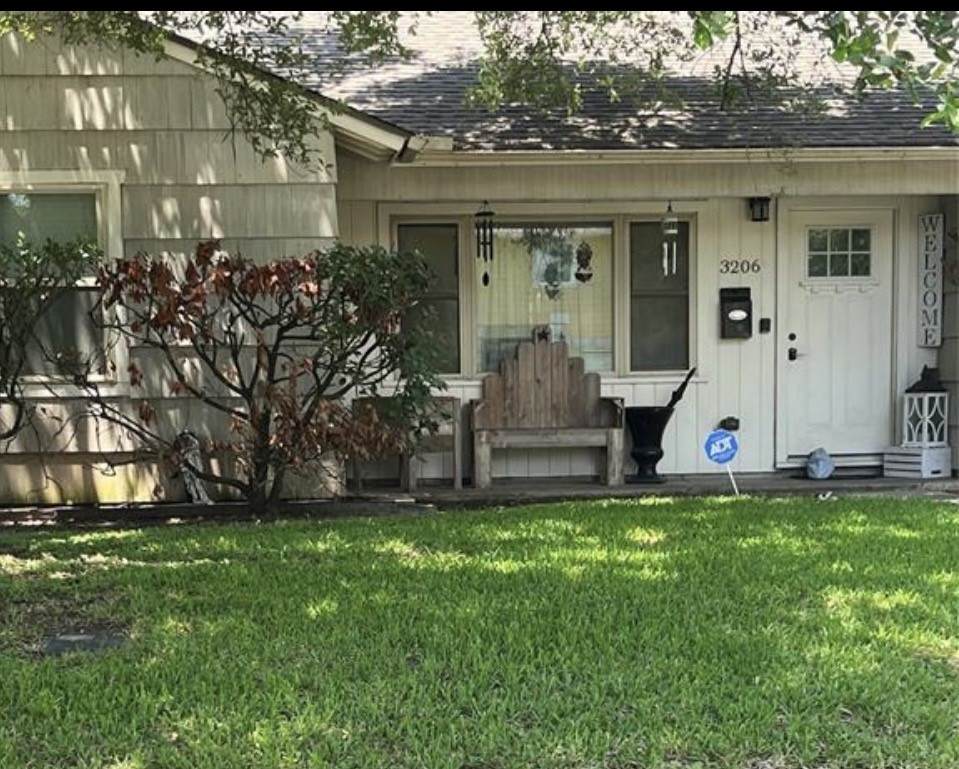3206 Jarvis Street - Photo 1