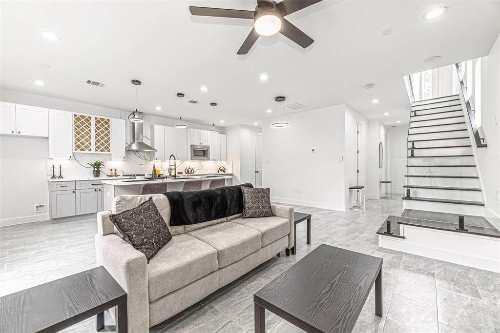 4944 Creekmont Drive - Photo 1