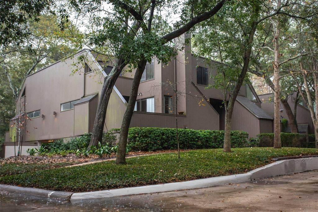 268 Litchfield Lane - Photo 1