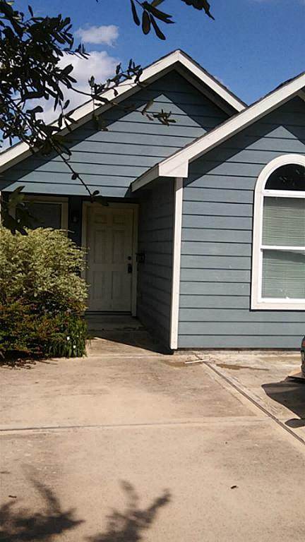 2112 Davis Street - Photo 1