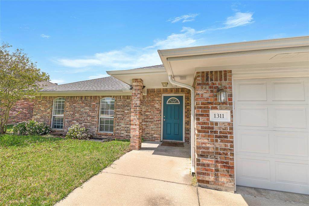 1311 Mullins Loop - Photo 1
