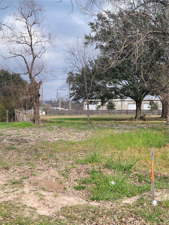 415 Ash Street - Photo 1