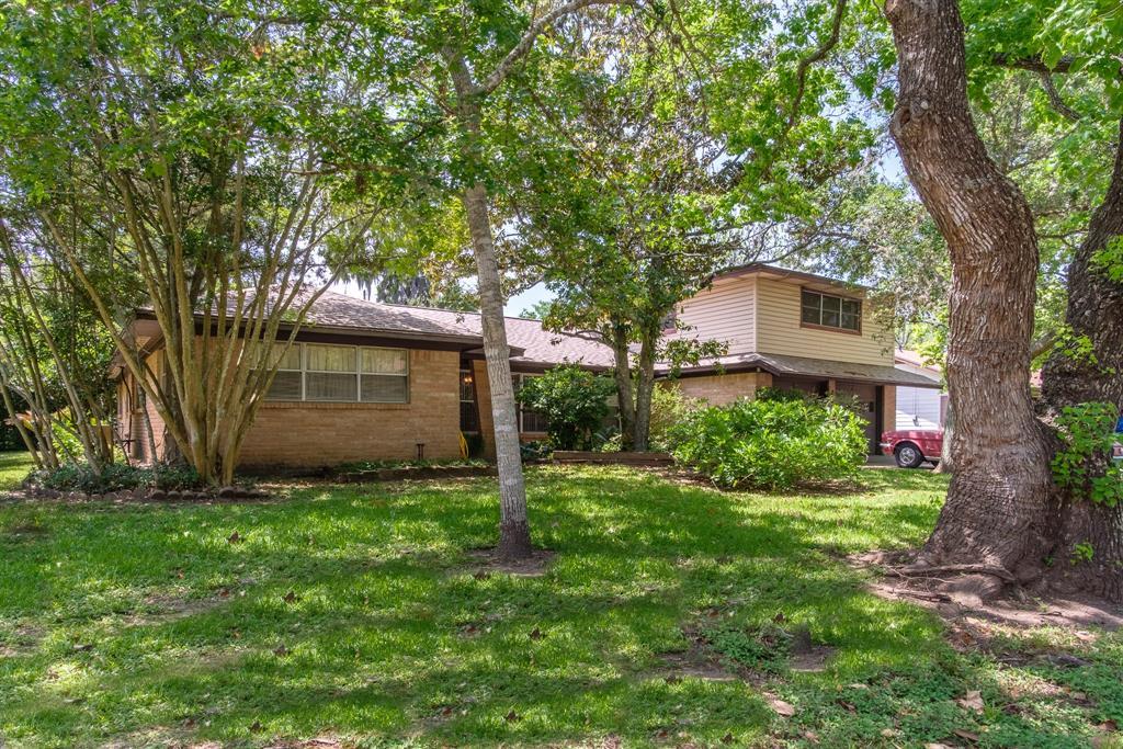 214 Narcissus Street - Photo 1