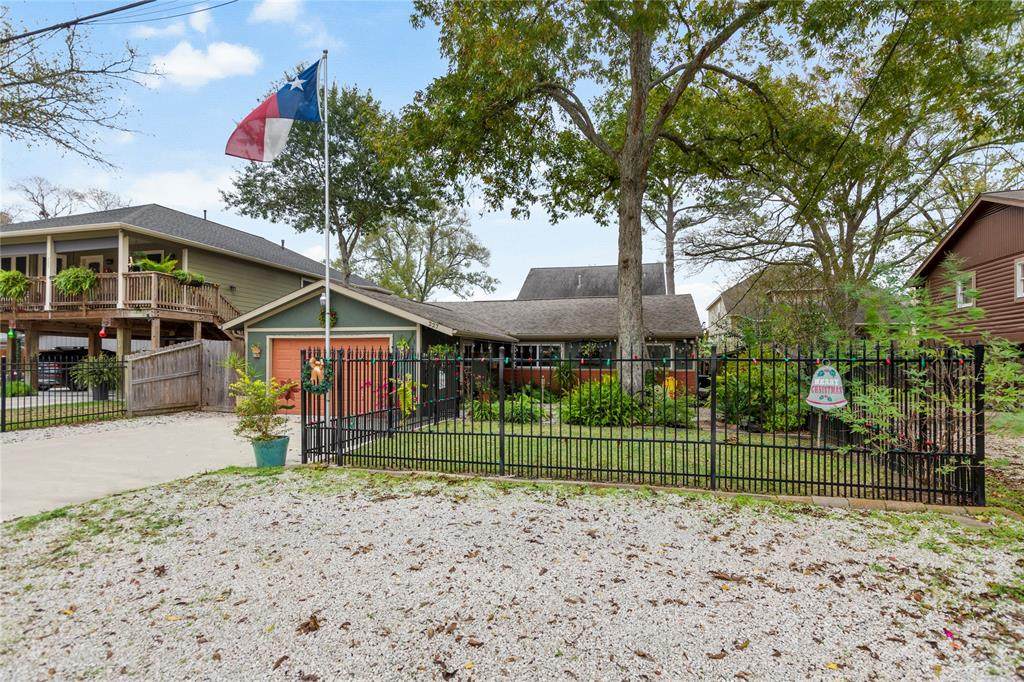 227 Lakeside Drive - Photo 1