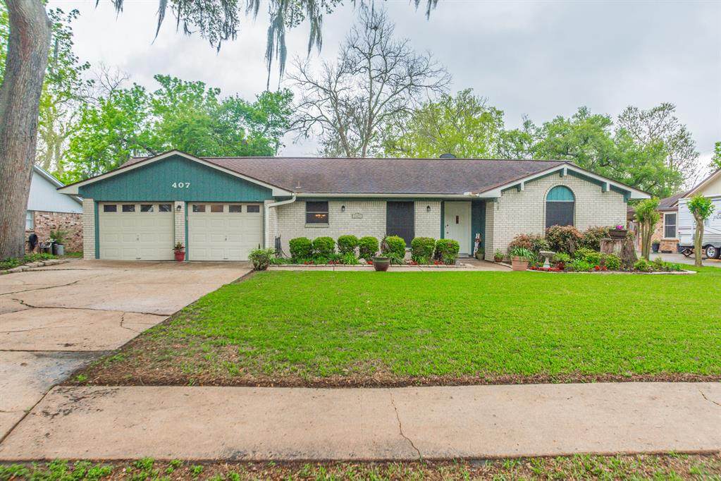 407 Petunia Street - Photo 1