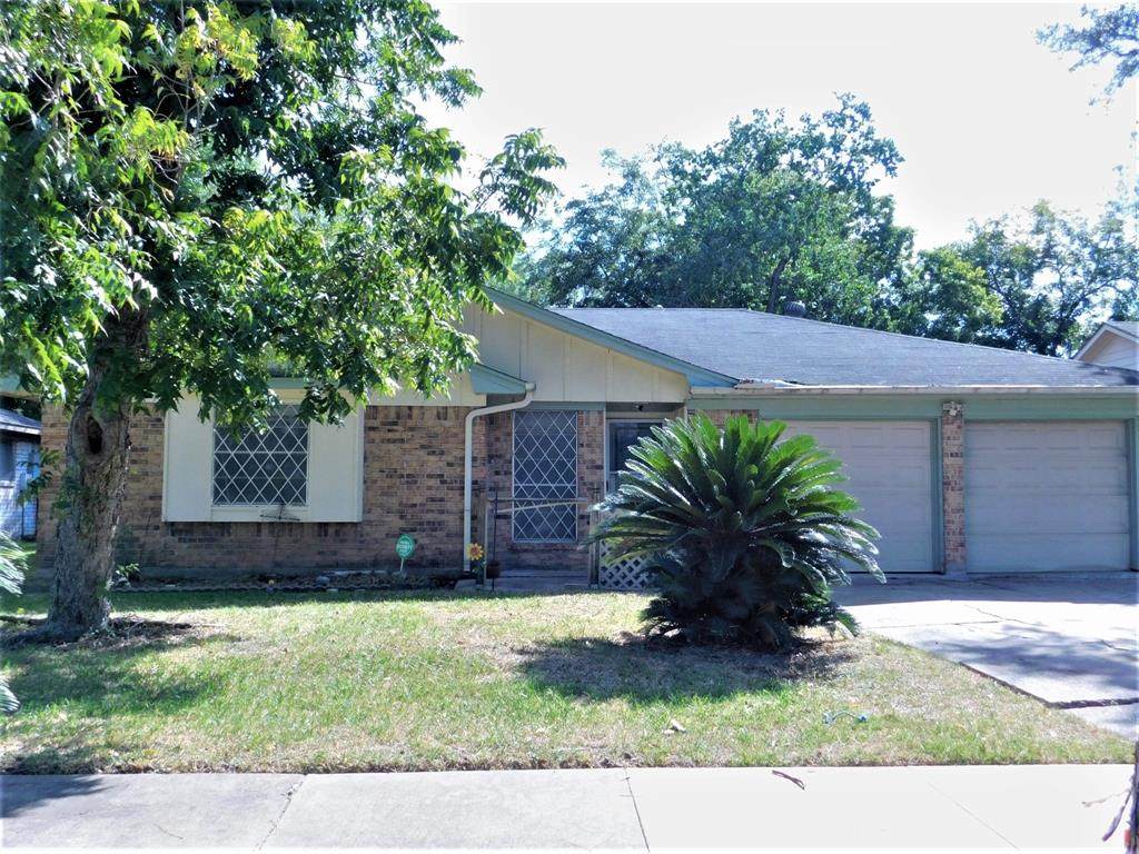 13627 Greenbriar Drive - Photo 1