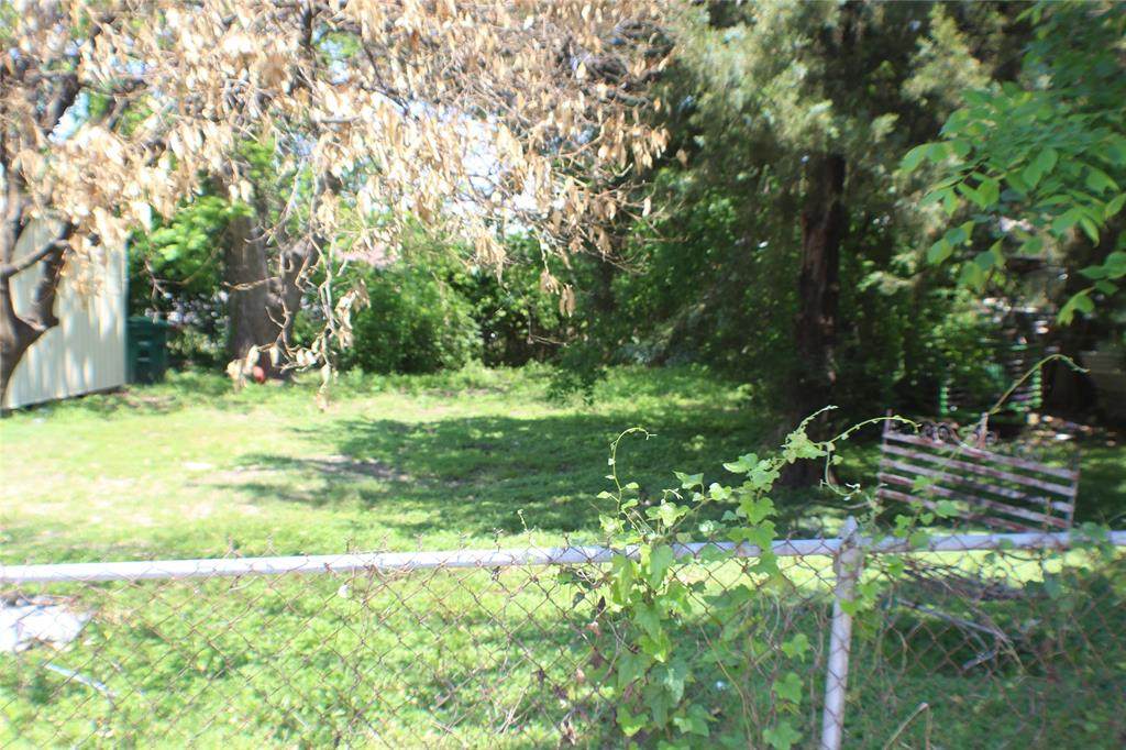 3815 Tuam Street - Photo 1