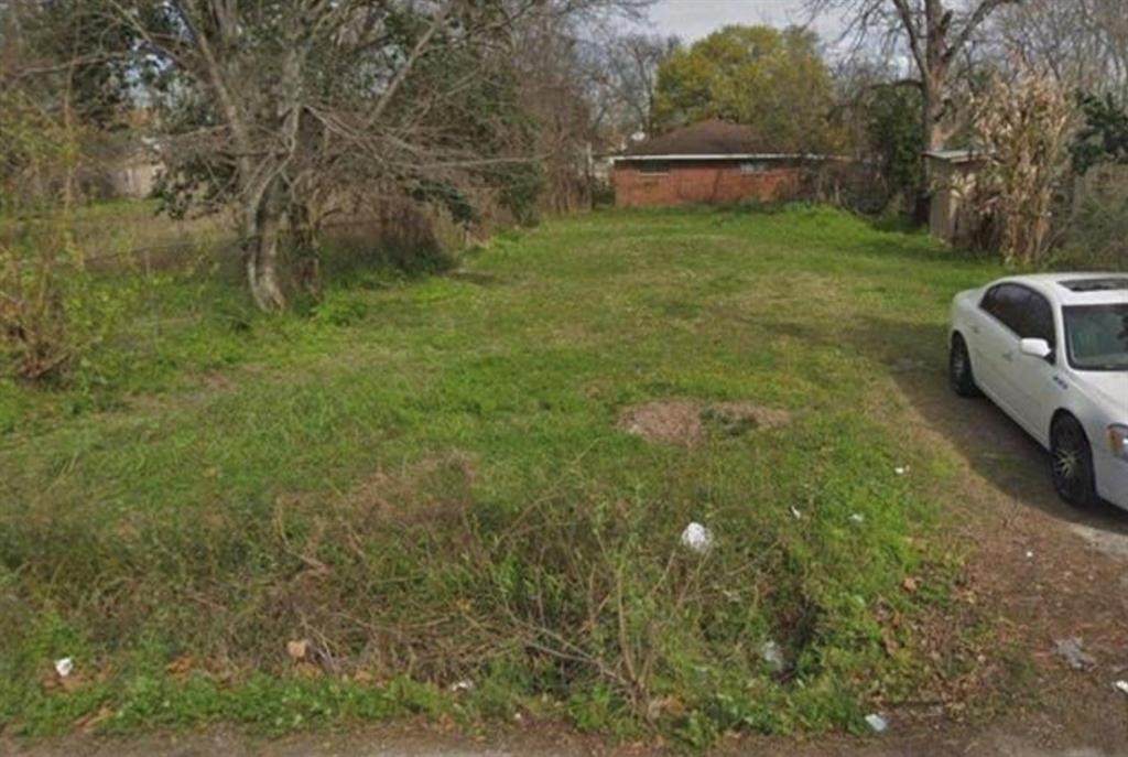 3711 Courtney Street - Photo 1