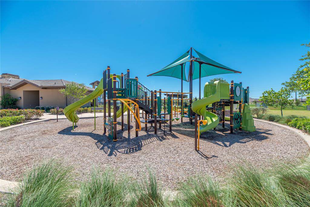 29802 Breakwater Drive - Photo 1