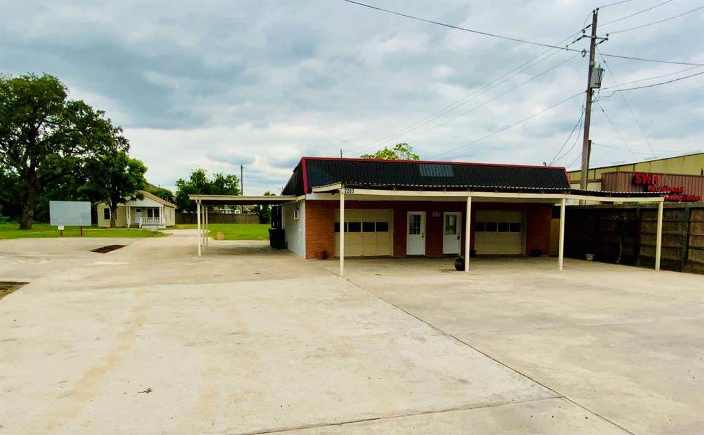 2203 Gordon Street - Photo 1