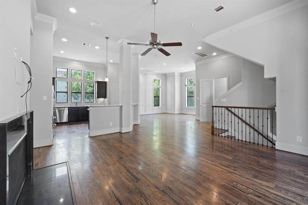 5820 Darling Street - Photo 1