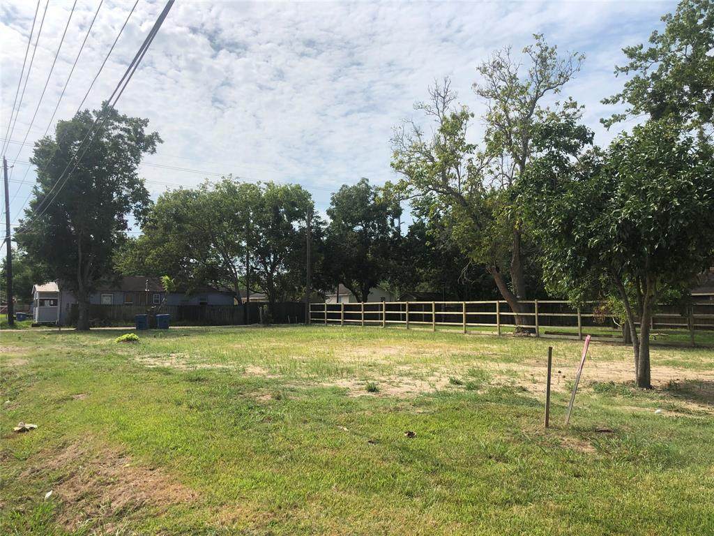 422 2nd Street - Photo 1
