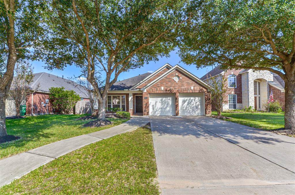 2543 Pepperidge Drive - Photo 1