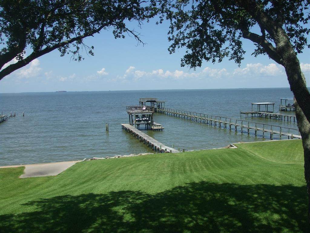 5017 Bayshore Drive - Photo 1