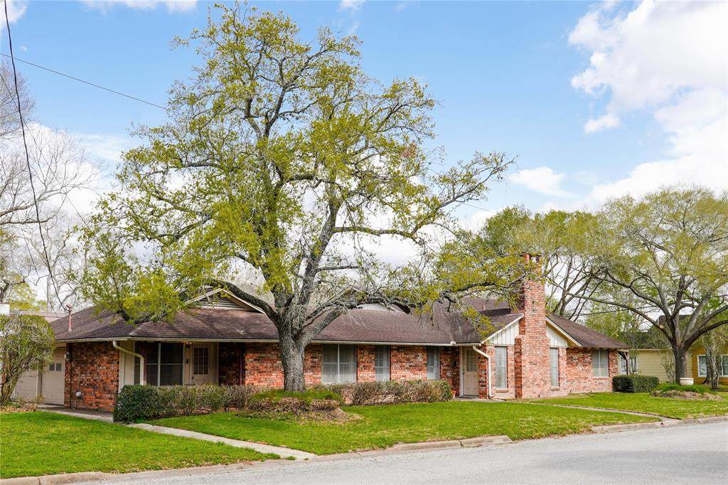 610 Heights Street - Photo 1