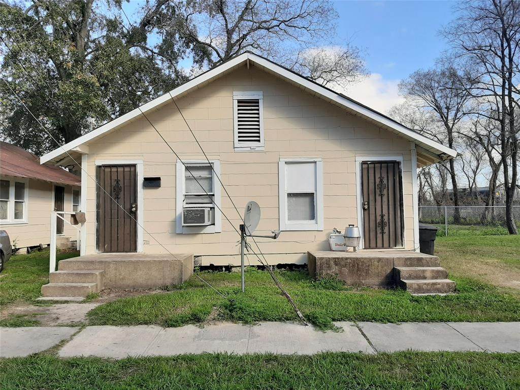 2318 Altoona Street - Photo 1
