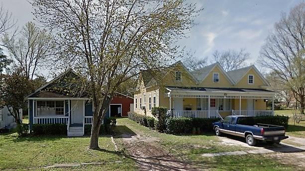 111 & 111 1/2 Runnels Street - Photo 1