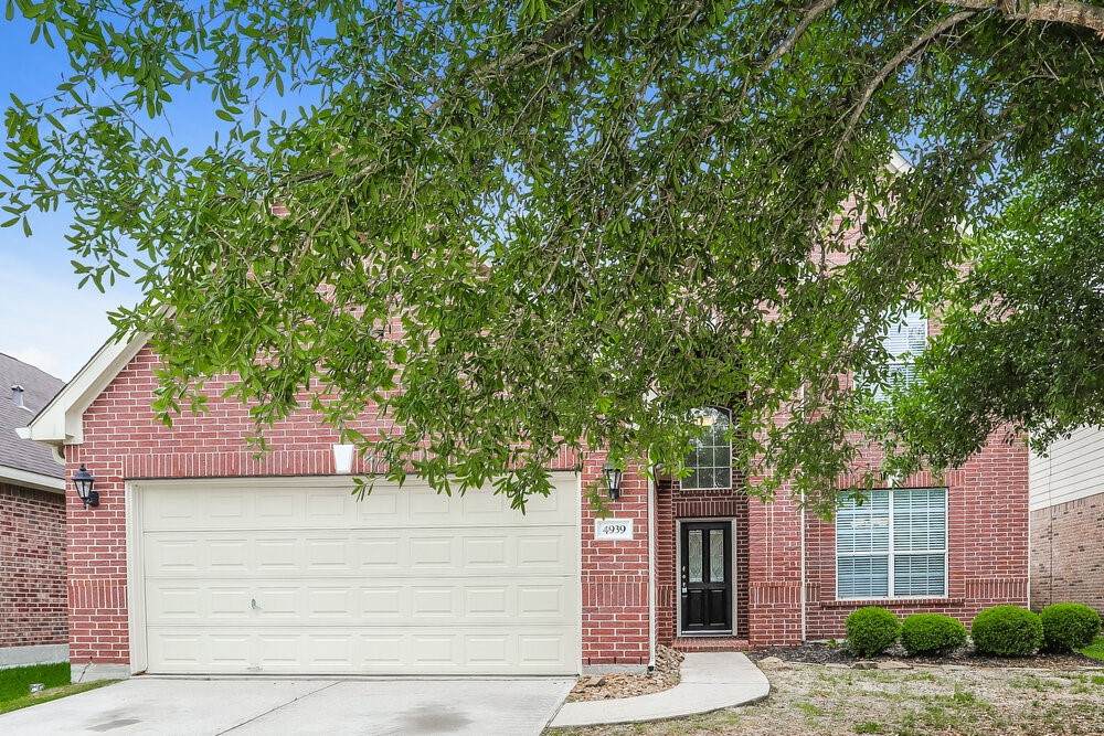 4939 Forest Hurst Drive - Photo 1