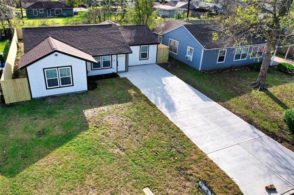 5402 Northridge Drive - Photo 1