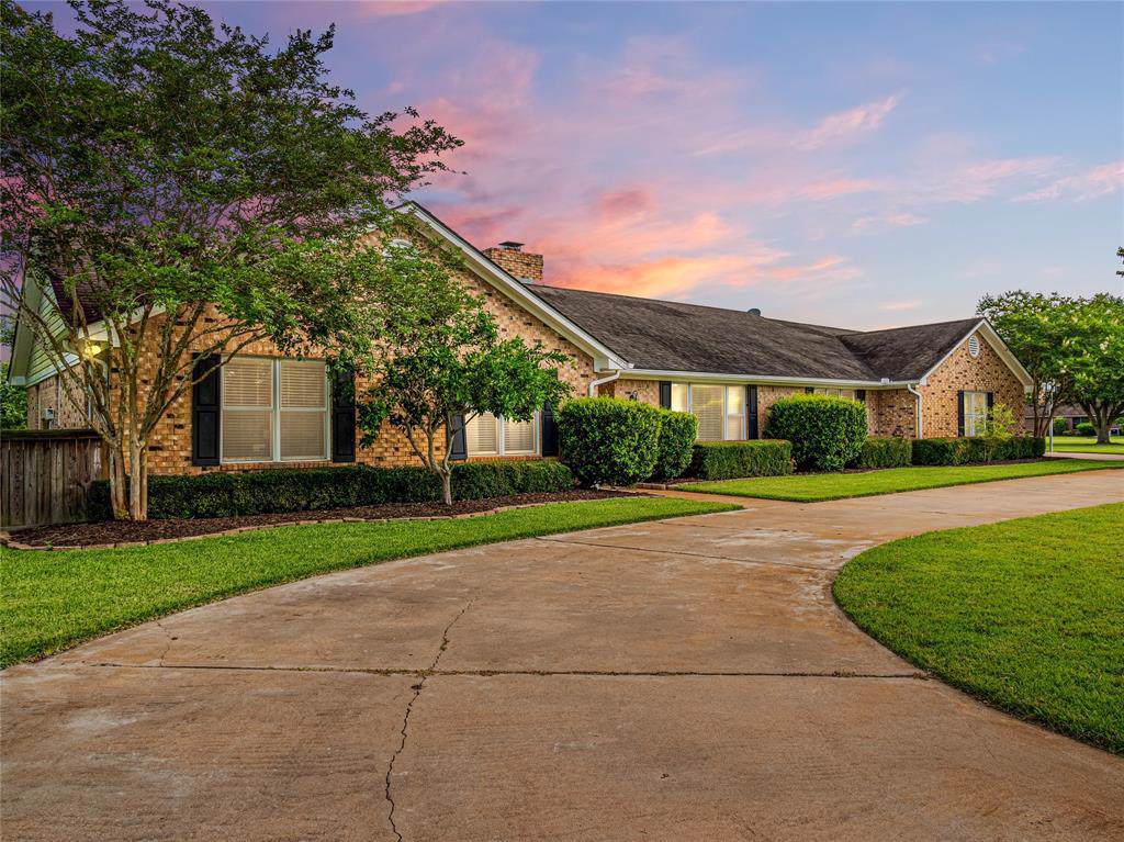 4018 Scott Circle - Photo 1