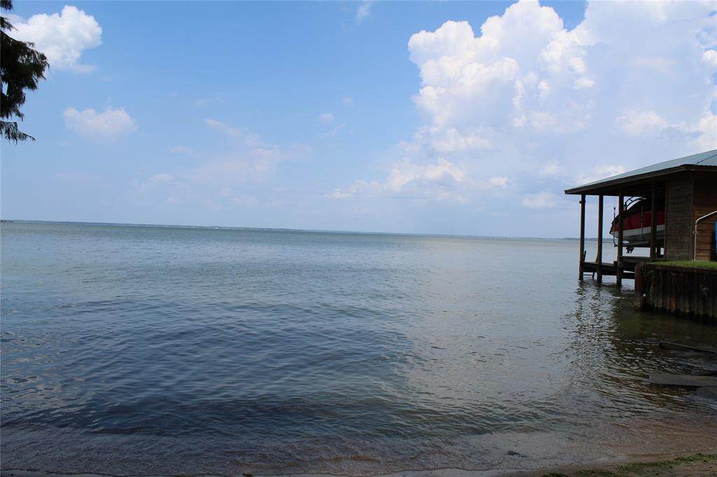 1901 Lakeview Estates Drive - Photo 1