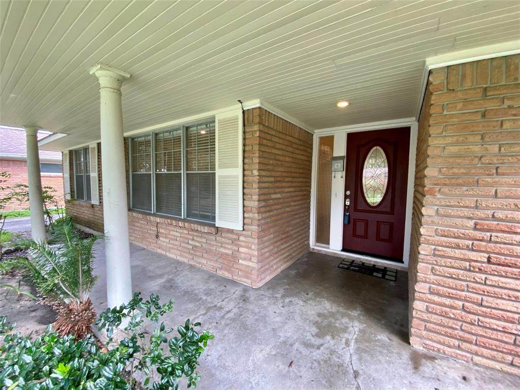 9611 Greenwillow - Photo 1