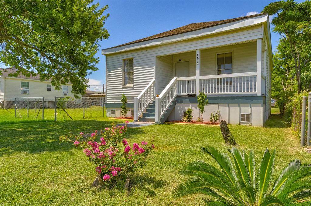 4612 Avenue K - Photo 1