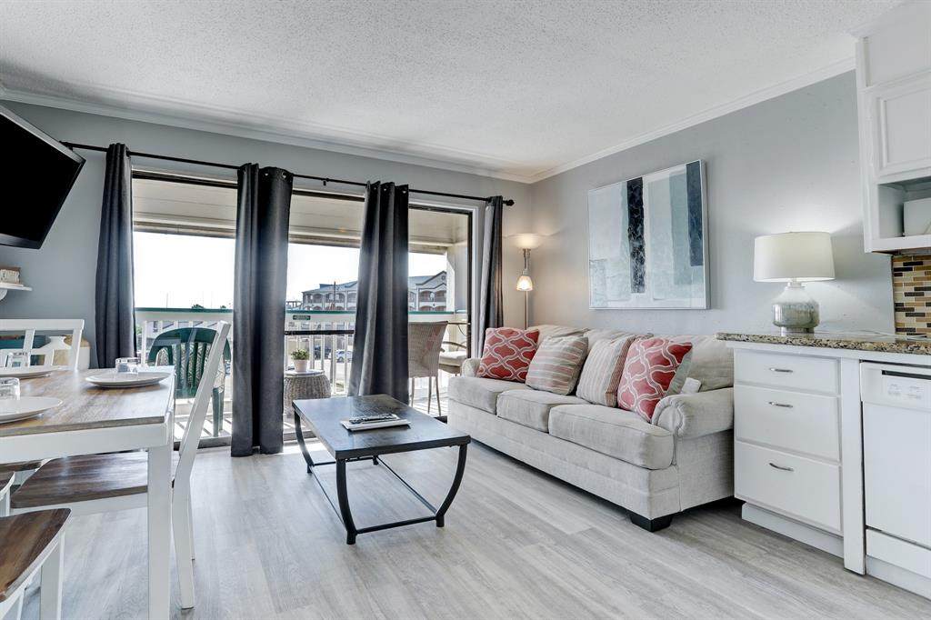 6102 Seawall Boulevard - Photo 1