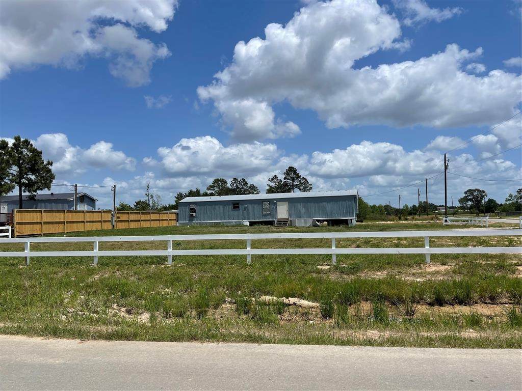 325 County Road 5117 - Photo 1