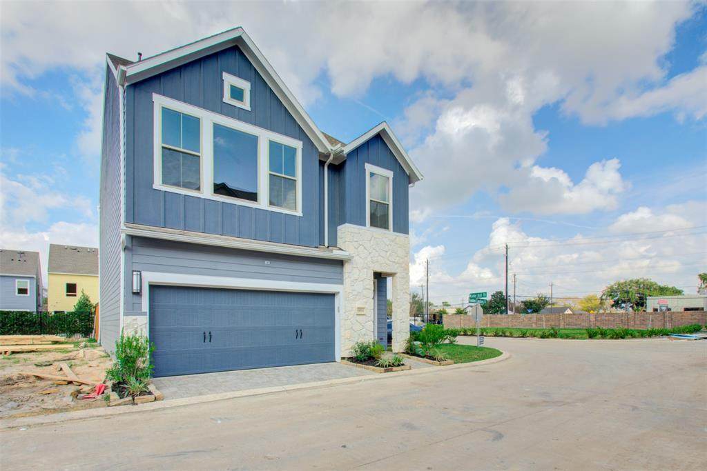 10914 Keaton Landing Drive - Photo 1