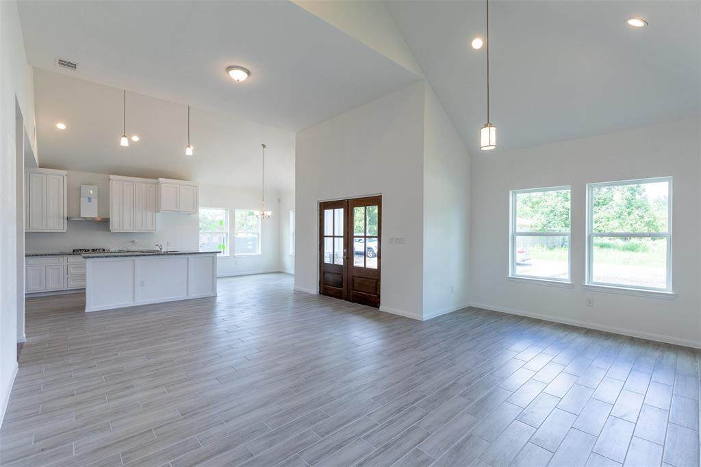 7903 Bowen Street - Photo 1