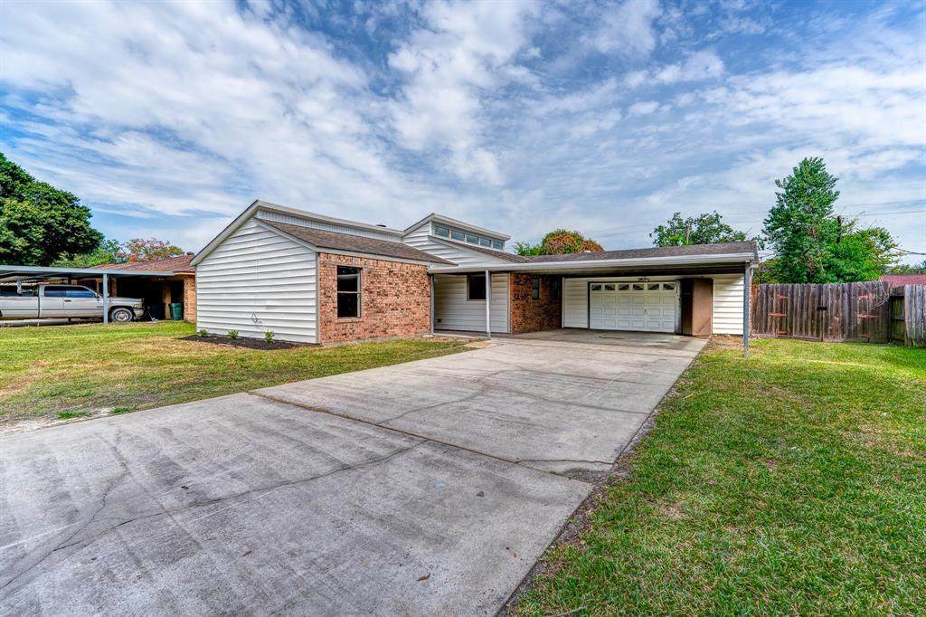 511 Julie Lane - Photo 1