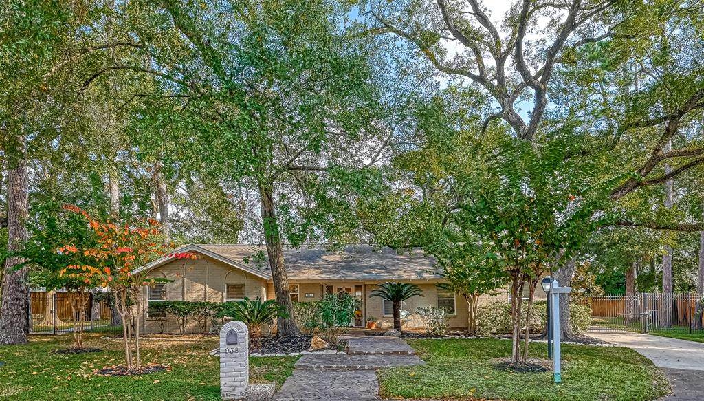 938 Magdalene Drive - Photo 1