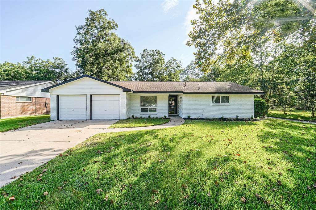 707 Riverside Drive - Photo 1