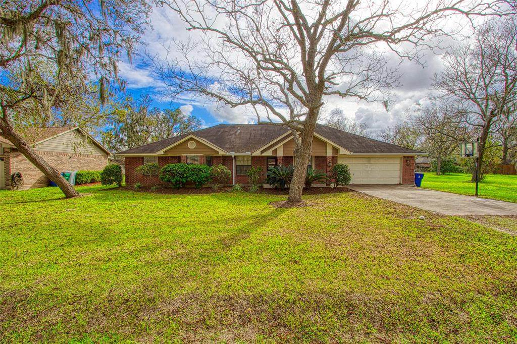 213 San Saba Street - Photo 1