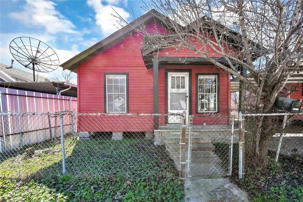 1504 Luzon Street - Photo 1