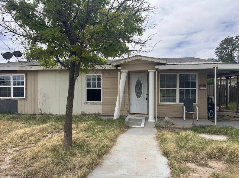 1208 Oak Avenue - Photo 1