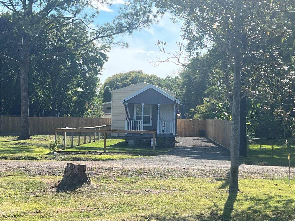 4824 Bayshore Drive - Photo 1
