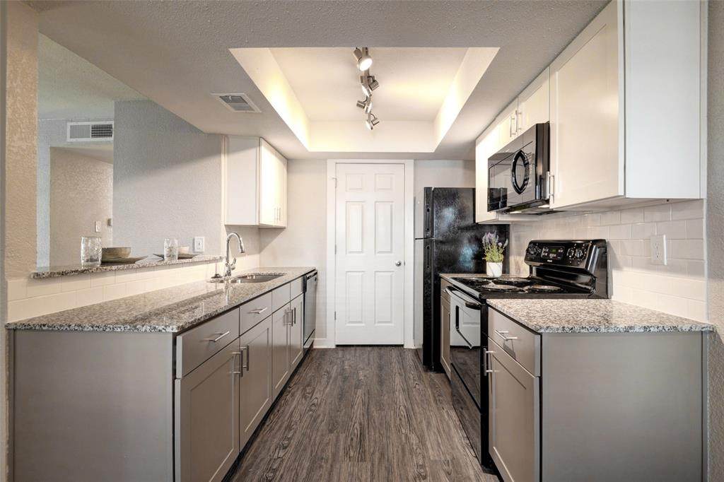 8787 Hammerly Boulevard - Photo 1