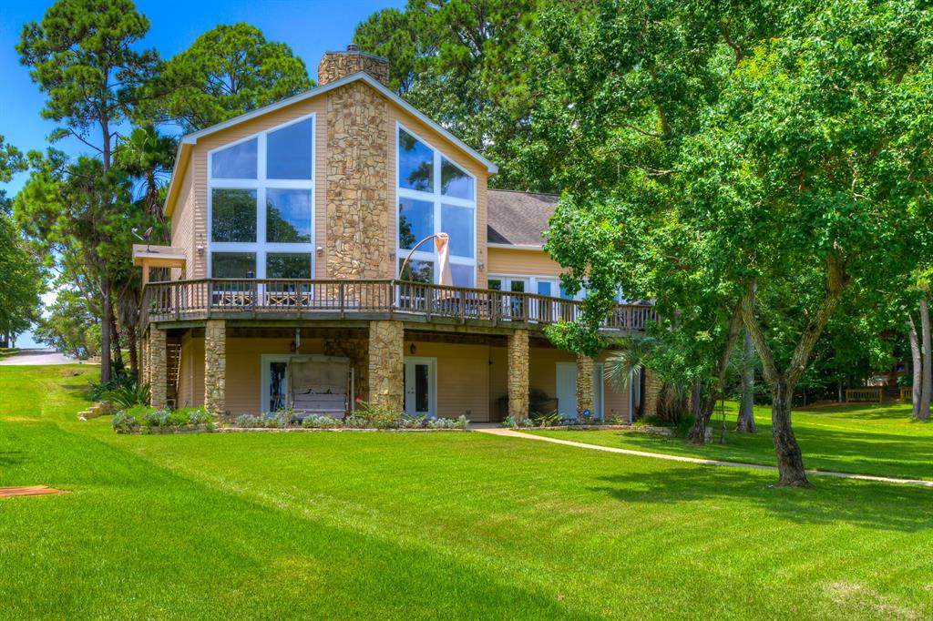 251 Walnut Point Drive - Photo 1