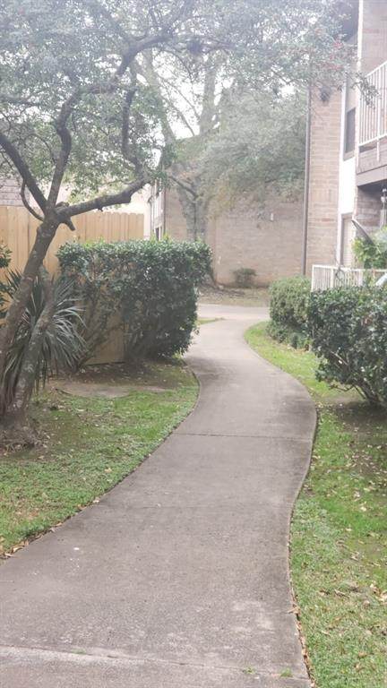 6633 Airport Boulevard - Photo 1