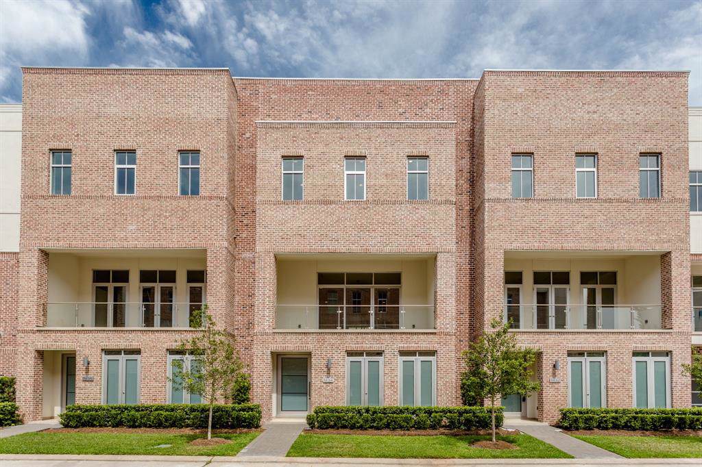 1434 Lake Pointe Parkway - Photo 1