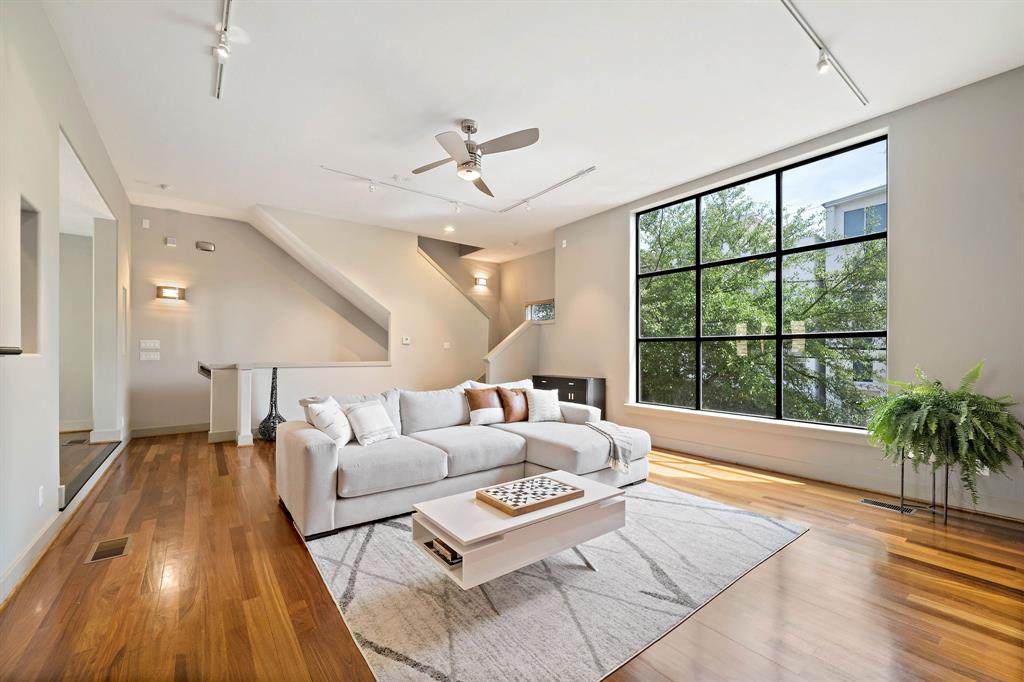 1215 Studer Street - Photo 1