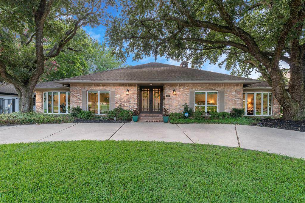 5138 Braeswood Boulevard - Photo 1