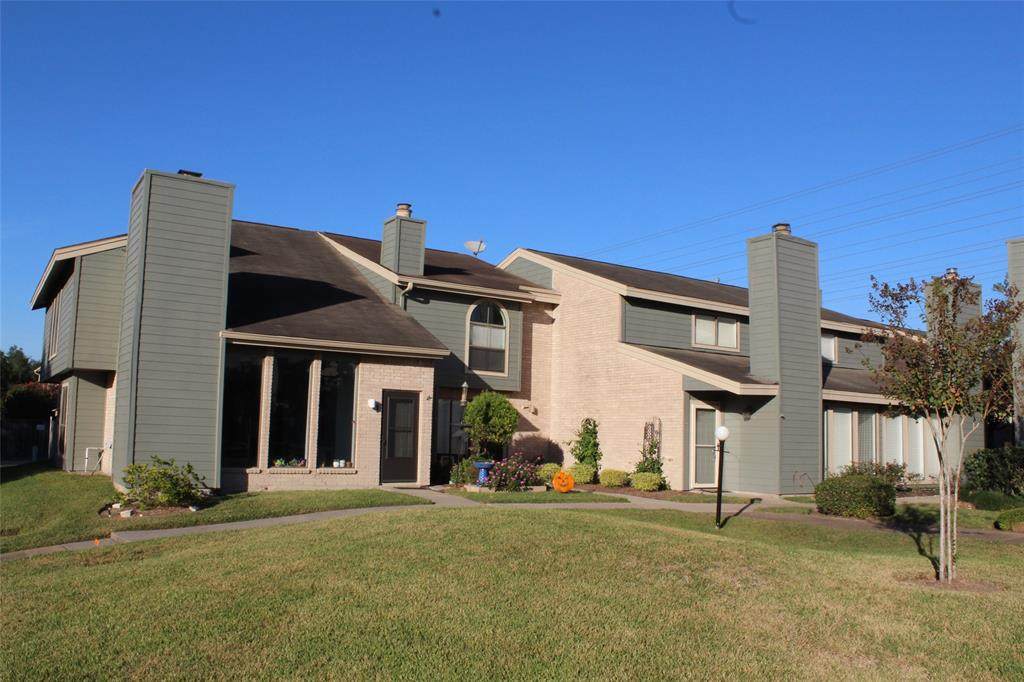 10811 Greenwillow Street - Photo 1