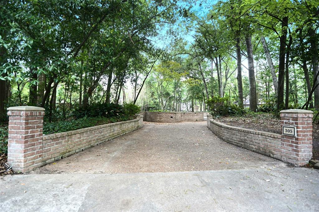 305 Longwoods Lane - Photo 1
